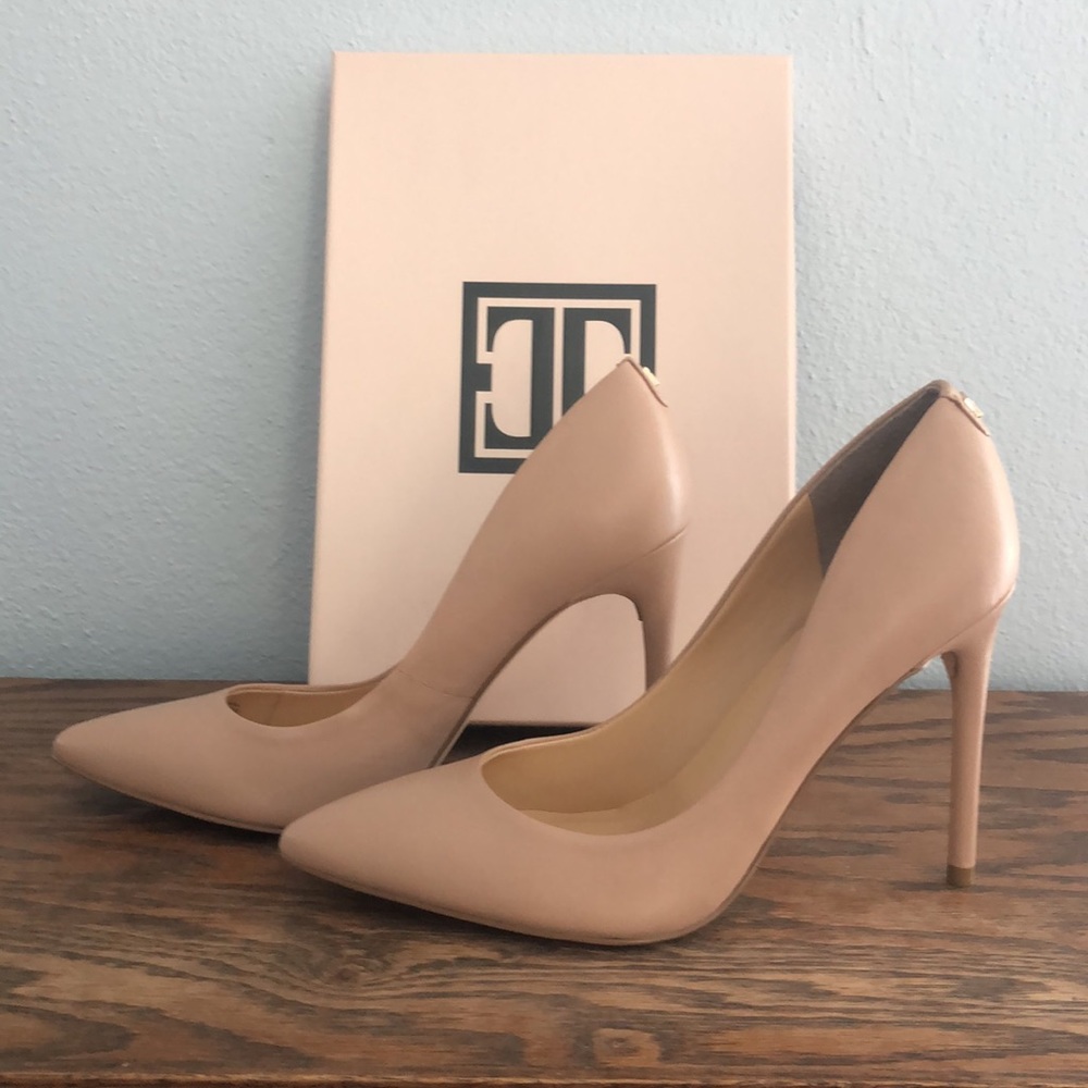 Ivanka Trump size 8.5 Pumps/high heels
